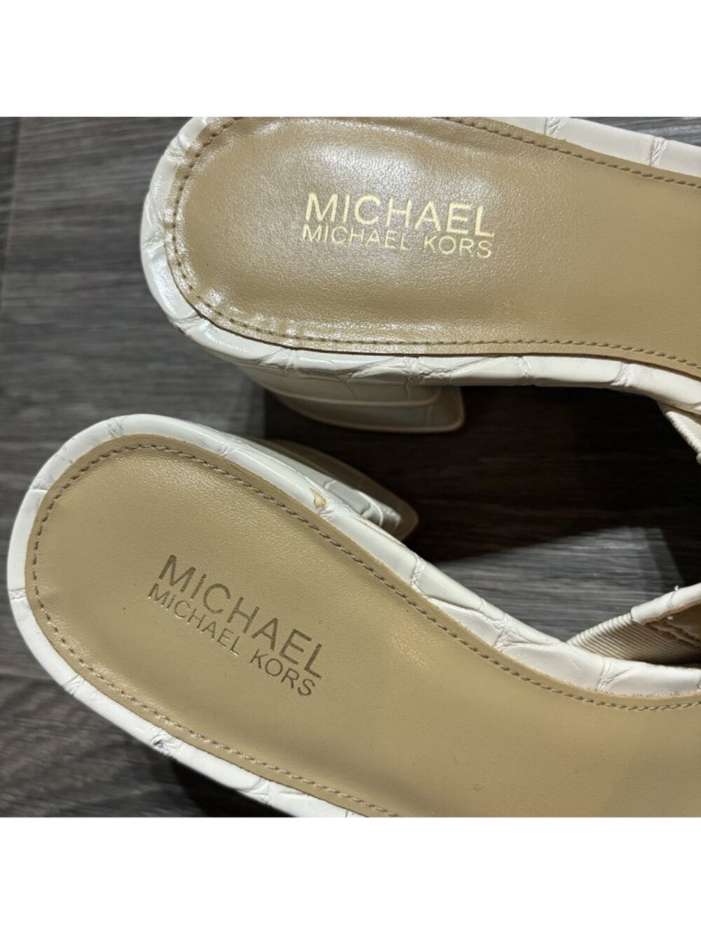 Michael Kors Size 7 Cream Croc Embossed Block Heel Slide Sandals Gold Hardware - Picture 8 of 12
